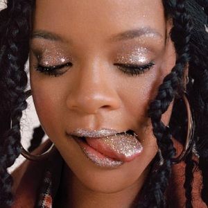 Meet your Posher, Sky